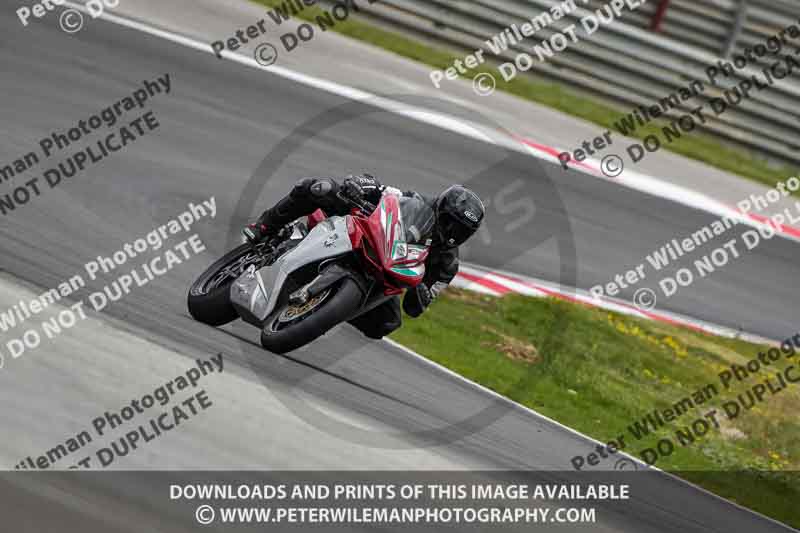 cadwell no limits trackday;cadwell park;cadwell park photographs;cadwell trackday photographs;enduro digital images;event digital images;eventdigitalimages;navarra;no limits trackdays;peter wileman photography;racing digital images;trackday digital images;trackday photos